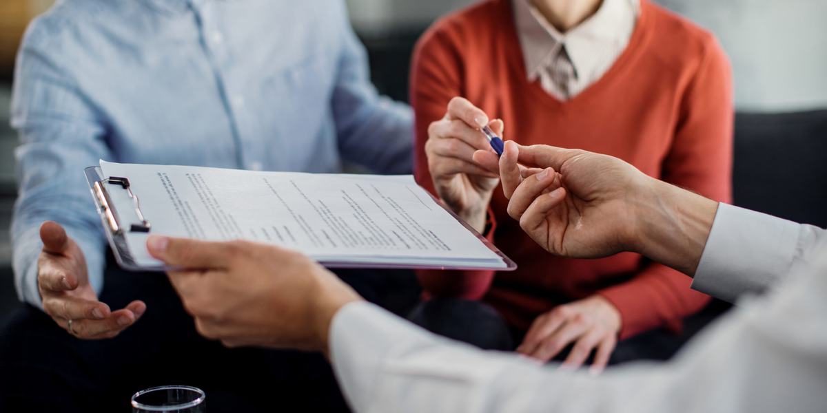 Seguro Garantia e contratos: como o corretor transforma exigência em proposta bem feita